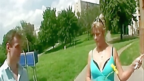 MILF je izjebana ispred stana MILF je izjebana ispred stana